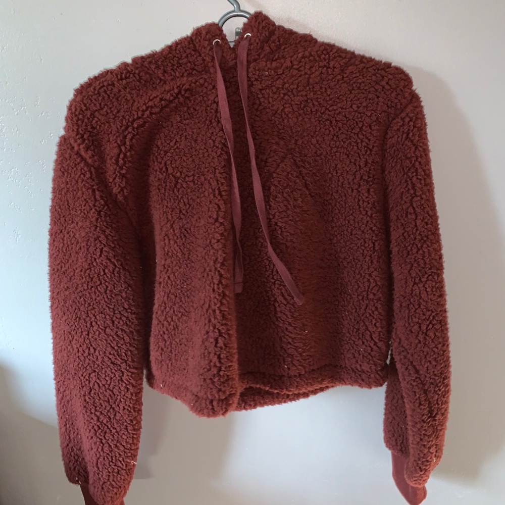 Fluffy maroon cropped hoodie
